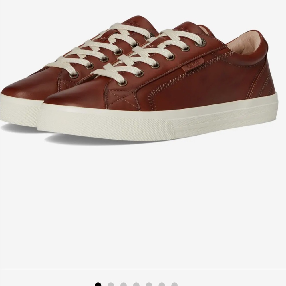 New women’s low top leather gray Taos sneakers. Plim Sole Lux